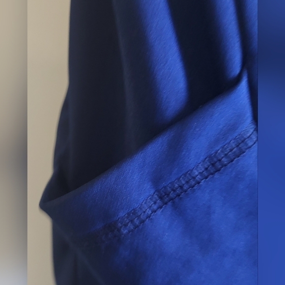 Adidas Women's Cargo‎ style shorts Size M - Picture 3 of 6